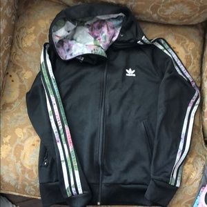 Adidas sweatshirt 🦋